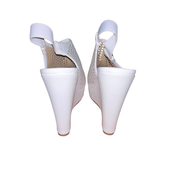 Chinese Laundry White Faux Leather Platform Sandals Sz 8.5 - Picture 7 of 14